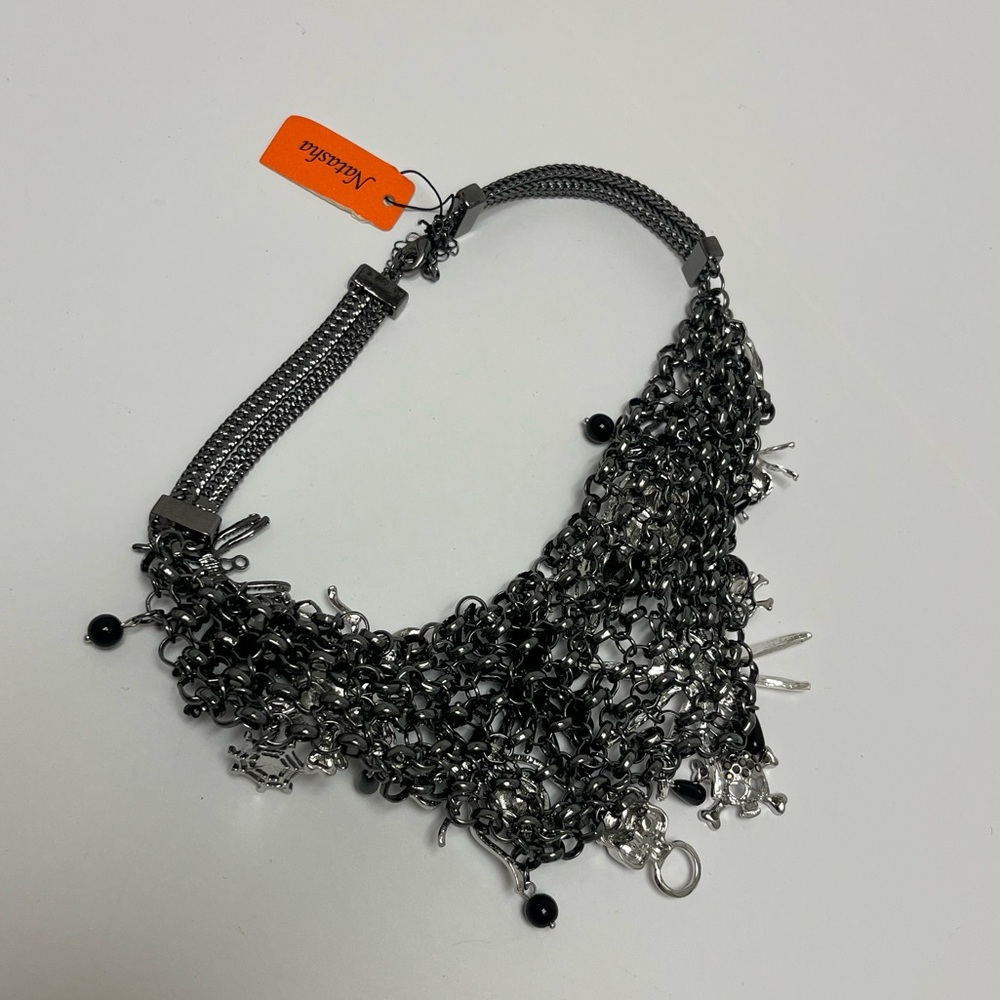 NWT ⚜️🖤⚜️ Natasha Spider and Skull Rhinestone Statement Necklace - Picture 9 of 15